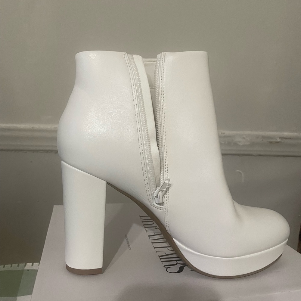Elegant White Ankle Boots